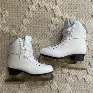 Jackson Ice Skates